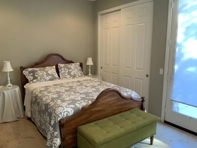 Down stair bedroom