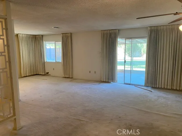42155 Kansas Street, Palm Desert, California 92211