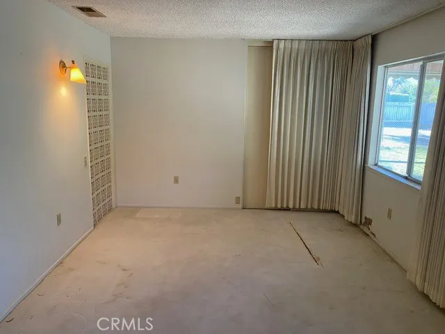 42155 Kansas Street, Palm Desert, California 92211