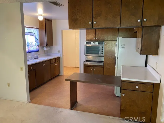 42155 Kansas Street, Palm Desert, California 92211