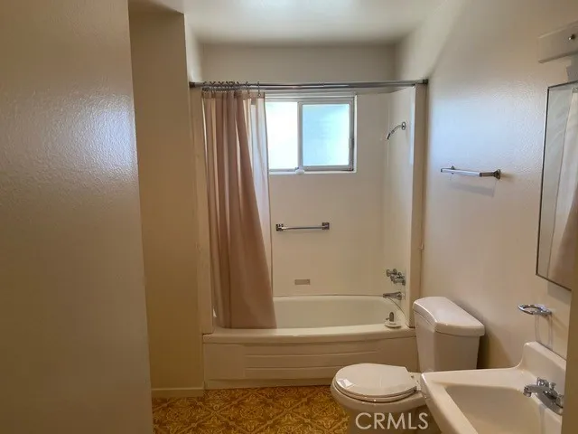 42155 Kansas Street, Palm Desert, California 92211