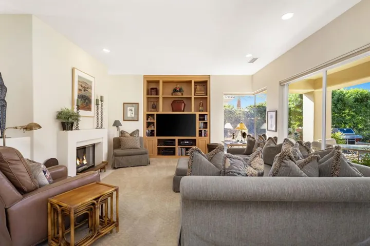 21-web-or-mls-GG_BraeBurn_1122_021