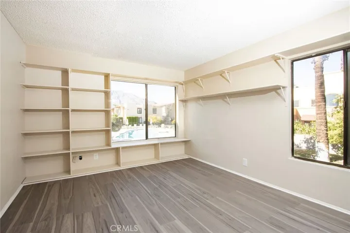 secondary bedroom/office