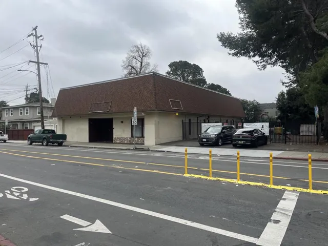 5909 Camden Street, Oakland, California 94605