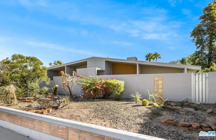 2260 N Aurora Drive, Palm Springs, California 92262