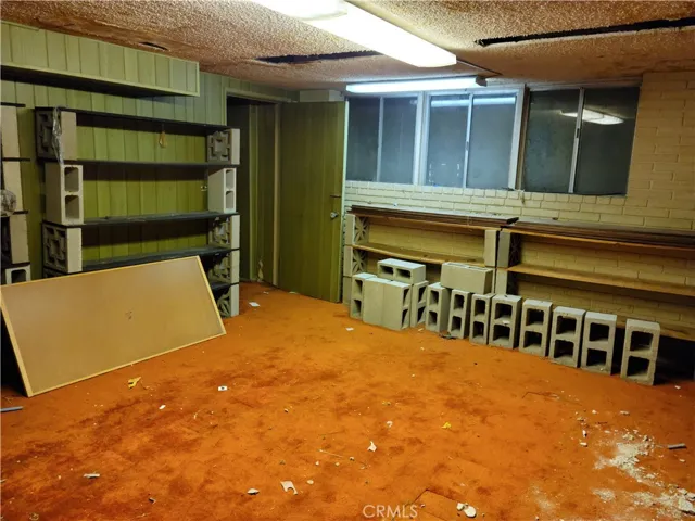 Basement 15 X 18'