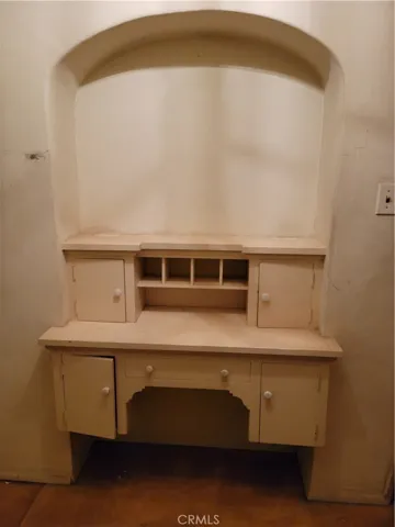 Hallway, Built-in