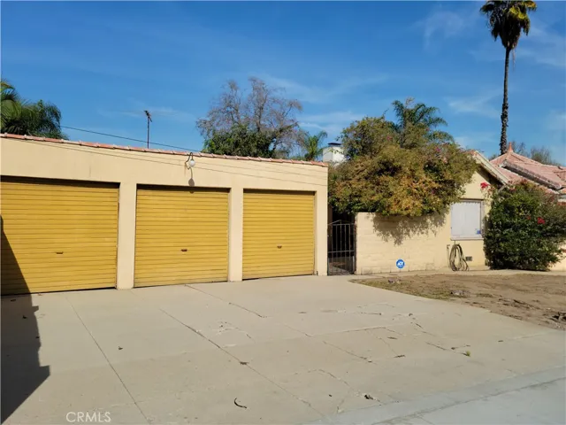 3 car garage