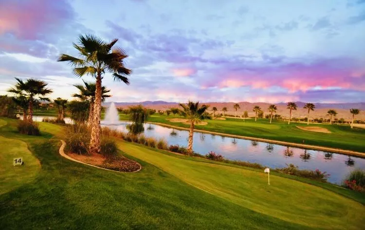Sunset 18 hole putting course