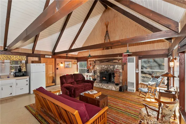31086 Wild Oak Drive, Running Springs, California 92382