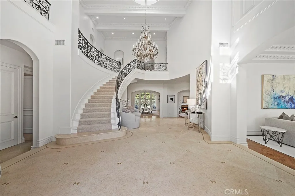 11709 Wetherby Lane, Los Angeles, California 90077 home-pic-1