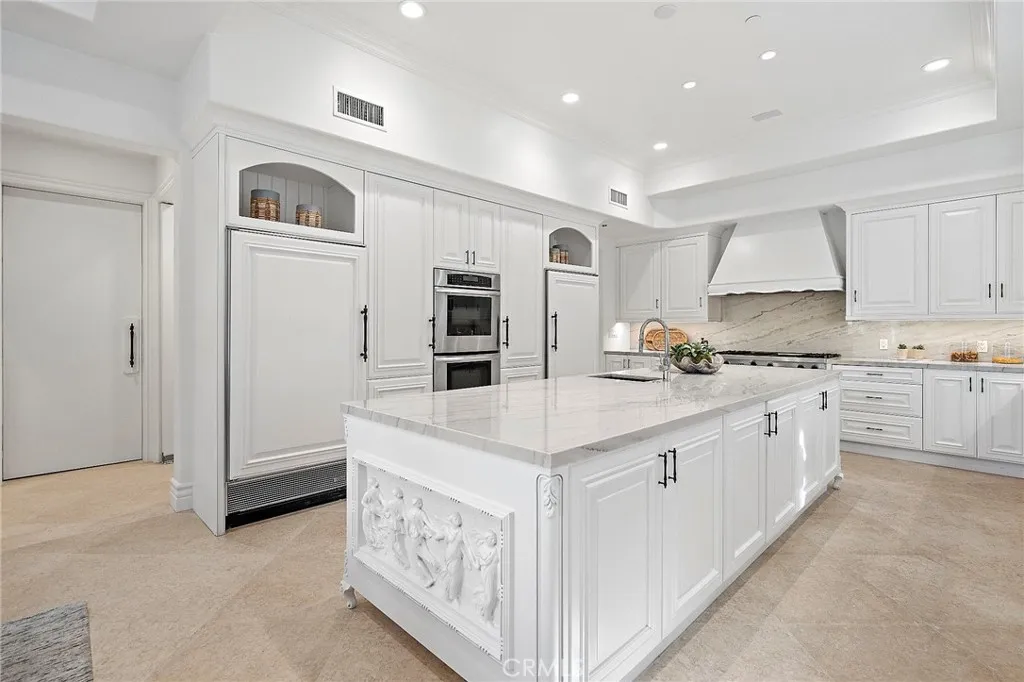 11709 Wetherby Lane, Los Angeles, California 90077 home-pic-3