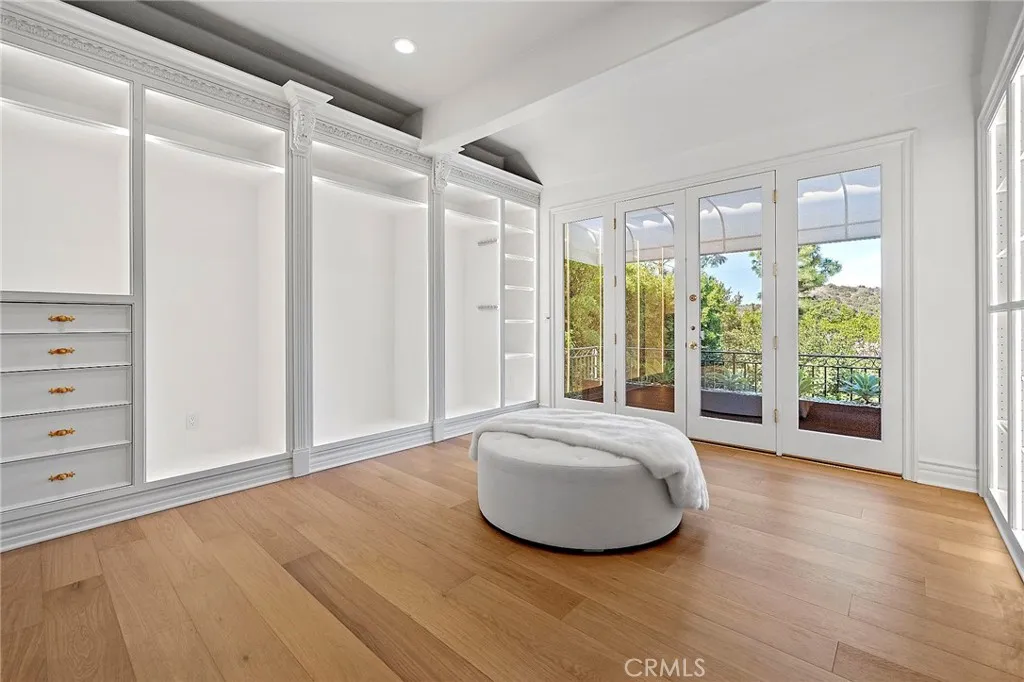 11709 Wetherby Lane, Los Angeles, California 90077 home-pic-17