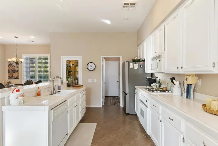 016_Kitchen