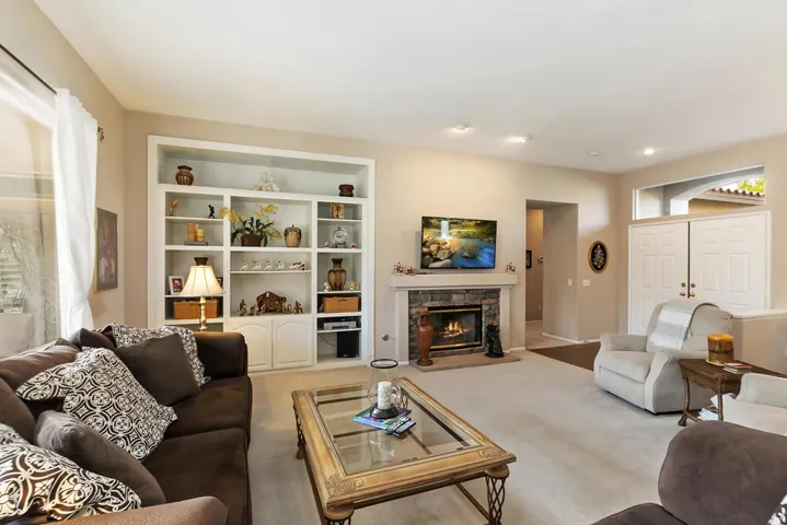 009_Living Room