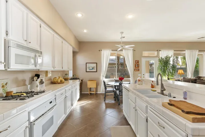 014_Kitchen