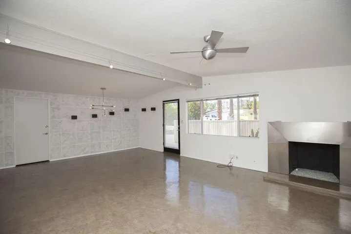 74534 Peppertree Drive - Living Room