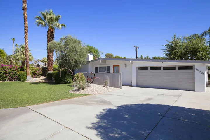 74534 Peppertree Drive - Front Entry