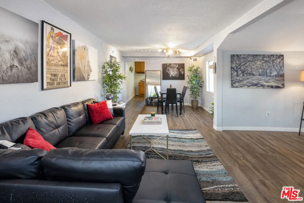 6021 Romaine Street, California home-pic-4