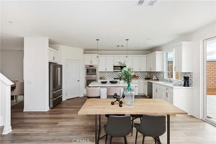 415 Harding Circle, Corona, California 92879