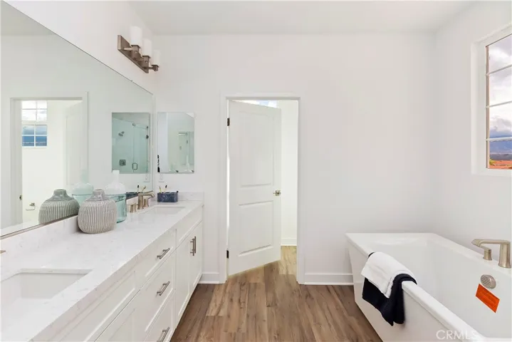 415 Harding Circle, Corona, California 92879