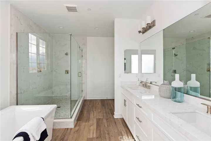415 Harding Circle, Corona, California 92879