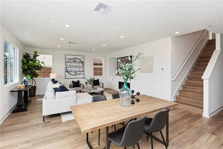 415 Harding Circle, Corona, California 92879