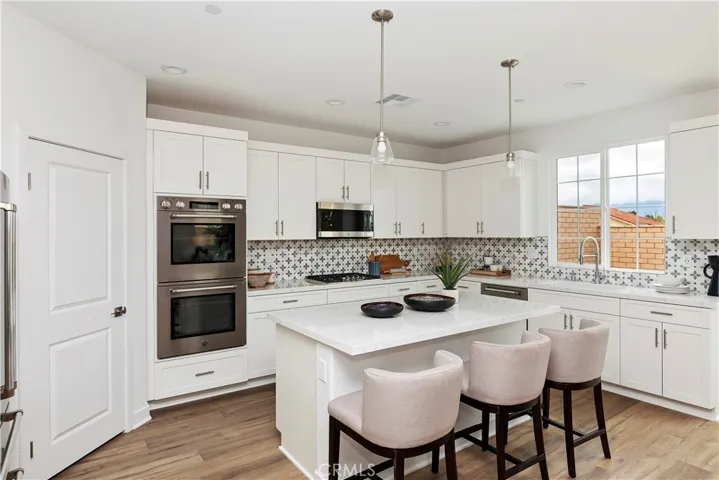 415 Harding Circle, Corona, California 92879