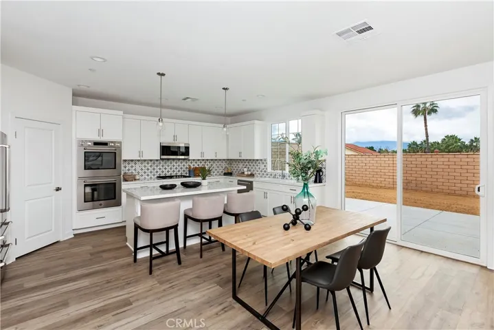 415 Harding Circle, Corona, California 92879