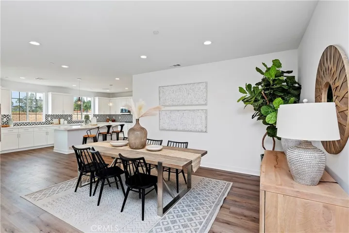 404 Harding Circle, Corona, California 92879
