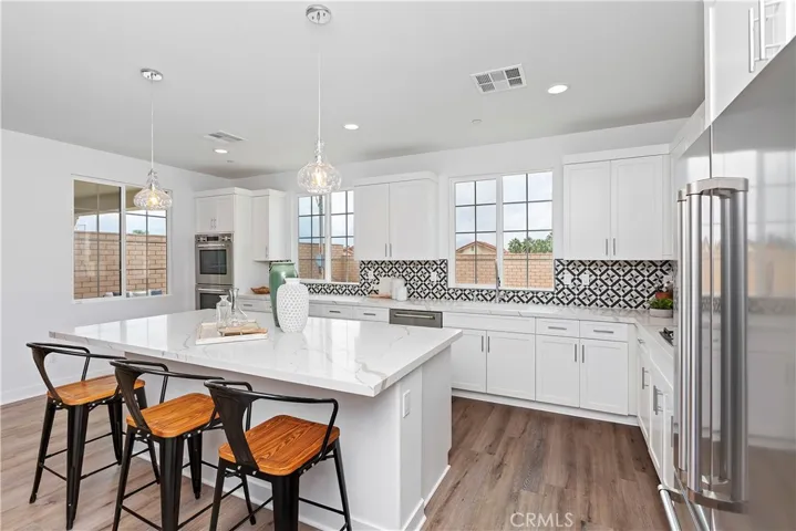 404 Harding Circle, Corona, California 92879