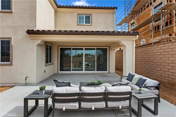 404 Harding Circle, Corona, California 92879