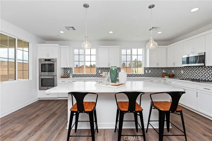 404 Harding Circle, Corona, California 92879