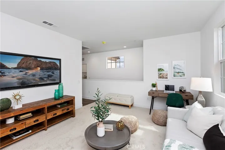 404 Harding Circle, Corona, California 92879
