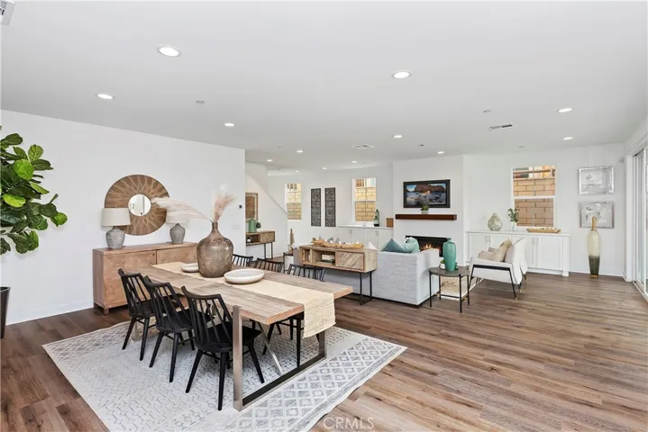 404 Harding Circle, Corona, California 92879