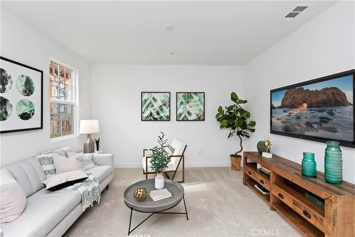 404 Harding Circle, Corona, California 92879