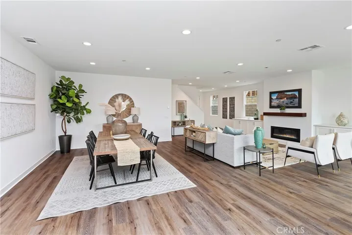 404 Harding Circle, Corona, California 92879