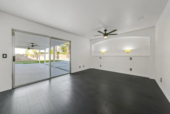 24 MASTER BED MLS