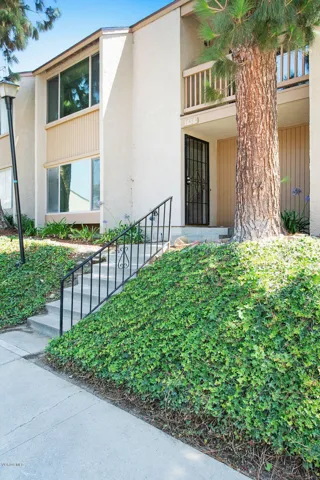 1656 Tapir Cir-Front