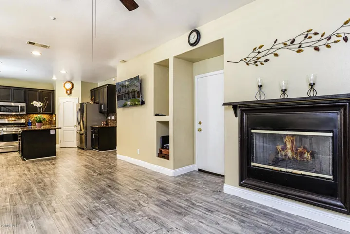 926 Paseo Ortega Oxnard CA-011-3-Family