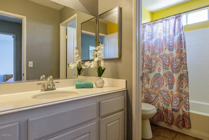 926 Paseo Ortega Oxnard CA-020-4-Bathroo