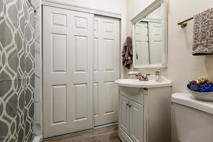 926 Paseo Ortega Oxnard CA-019-17-Bathro