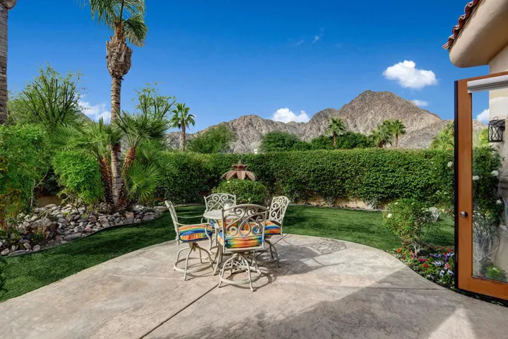 ENTRY COURTYARD TO MOUNTAINS MLS
