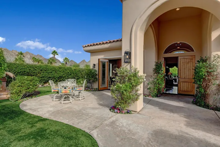 FRONT ENTRY WALK