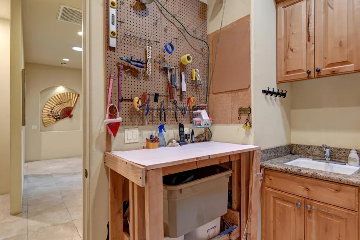 UTILITY ROOM REVERSE OUT