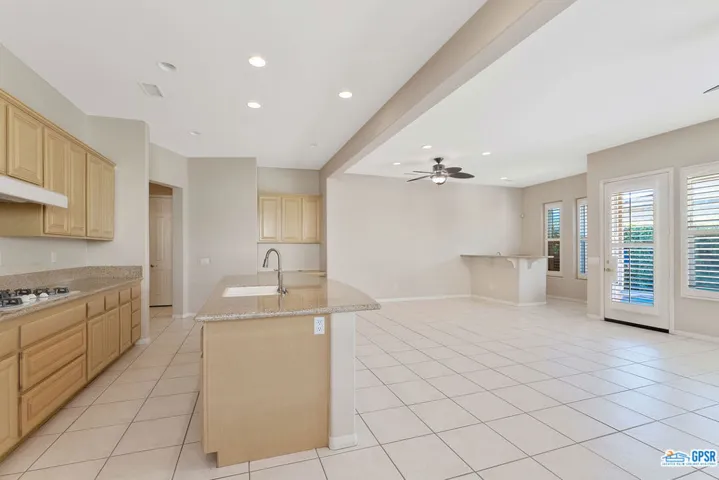 37 Shoreline Drive, Rancho Mirage, California 92270