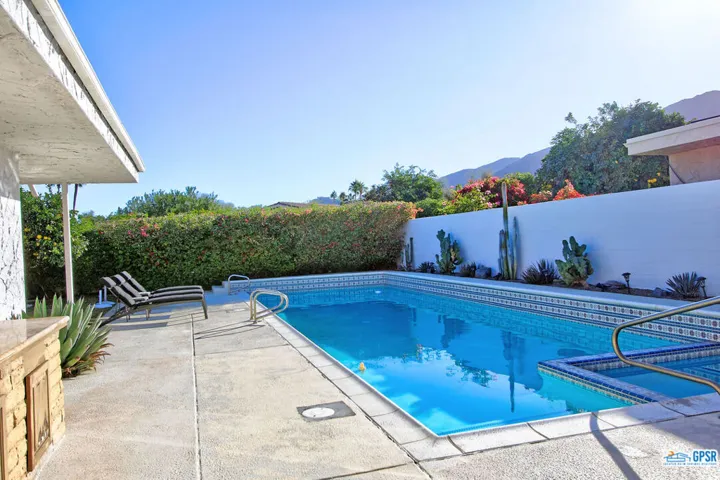 2142 S Toledo Avenue, Palm Springs, California 92264
