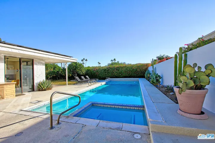 2142 S Toledo Avenue, Palm Springs, California 92264