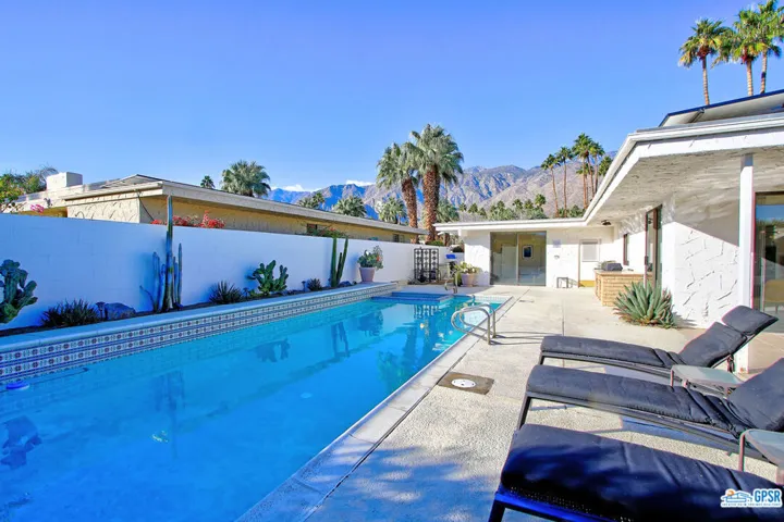 2142 S Toledo Avenue, Palm Springs, California 92264