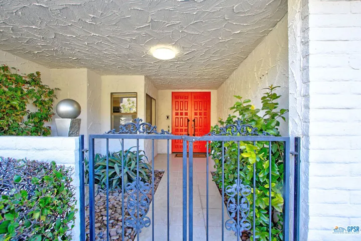 2142 S Toledo Avenue, Palm Springs, California 92264